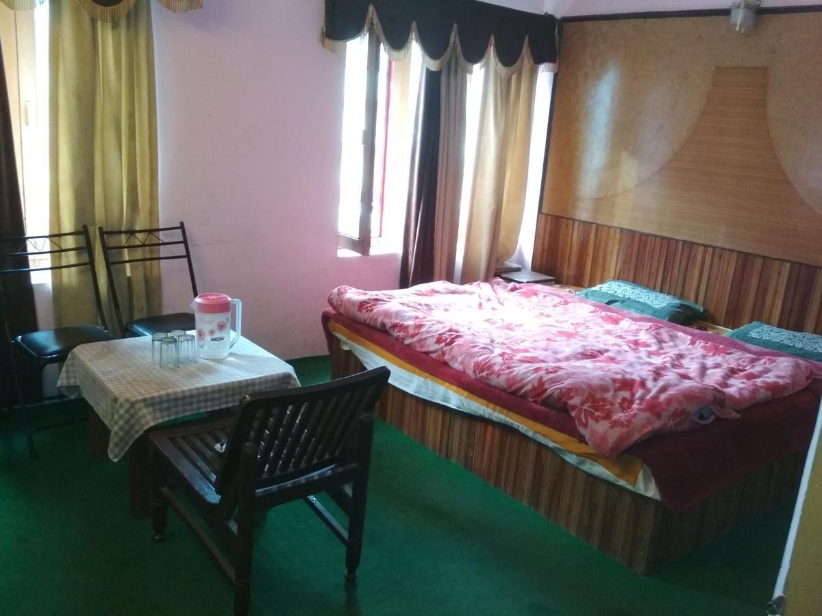 Himanshu Resorts - Manali (Himachal Pradesh) — Photos 2